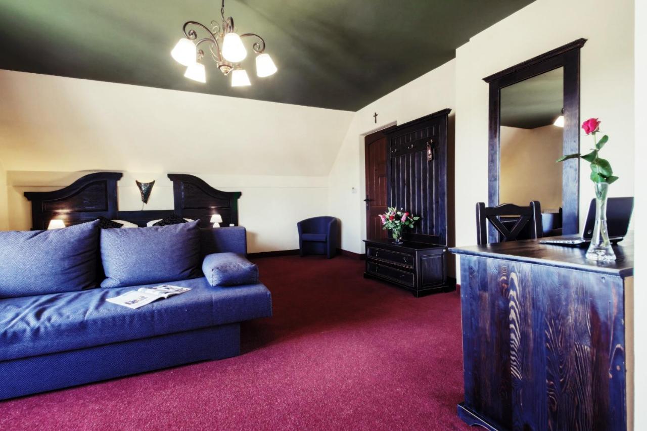 Hotel Kasztel Rzezawa Esterno foto