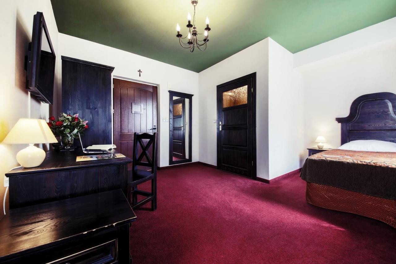 Hotel Kasztel Rzezawa Esterno foto