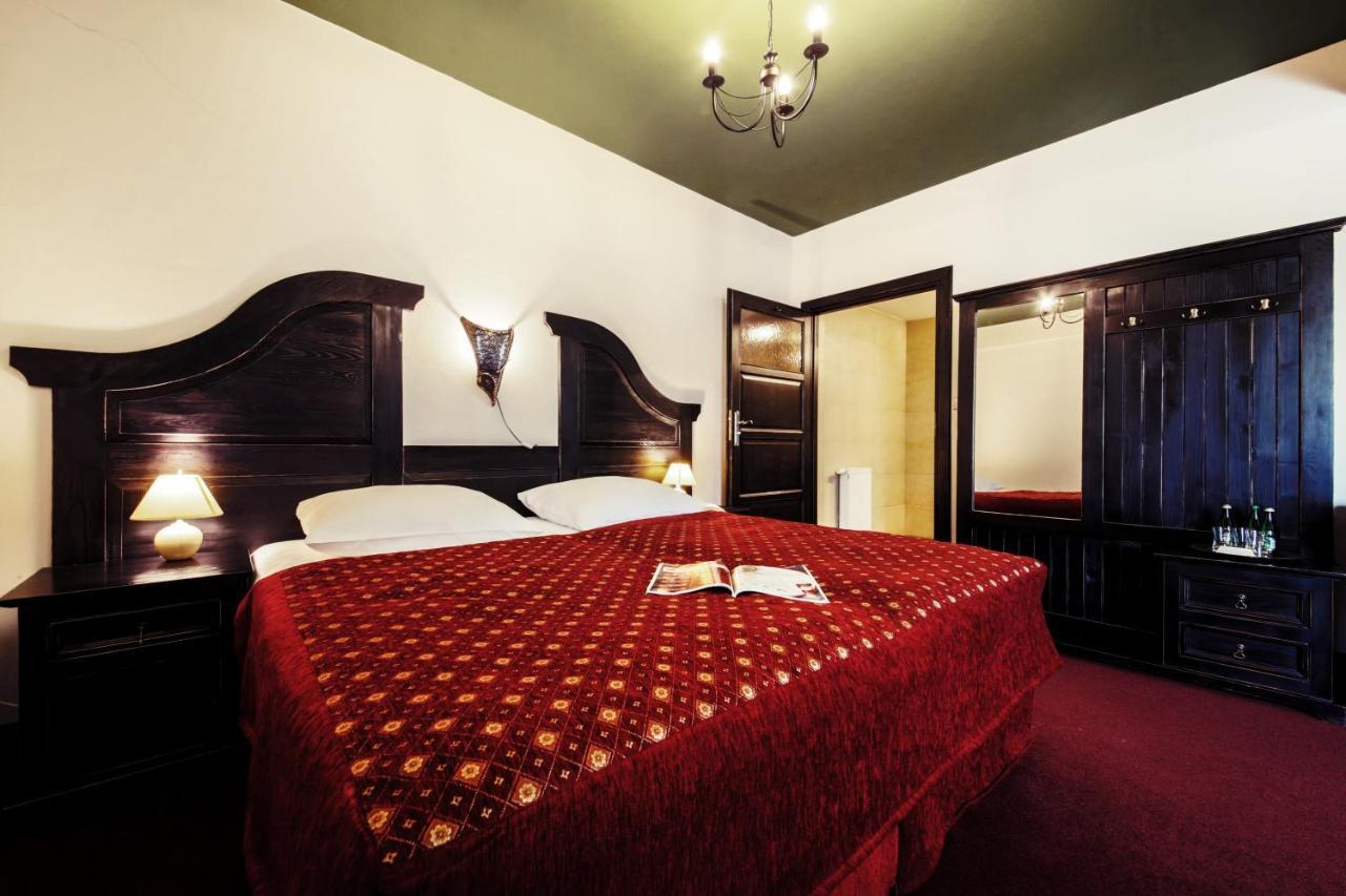 Hotel Kasztel Rzezawa Esterno foto