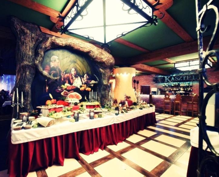 Hotel Kasztel Rzezawa Esterno foto