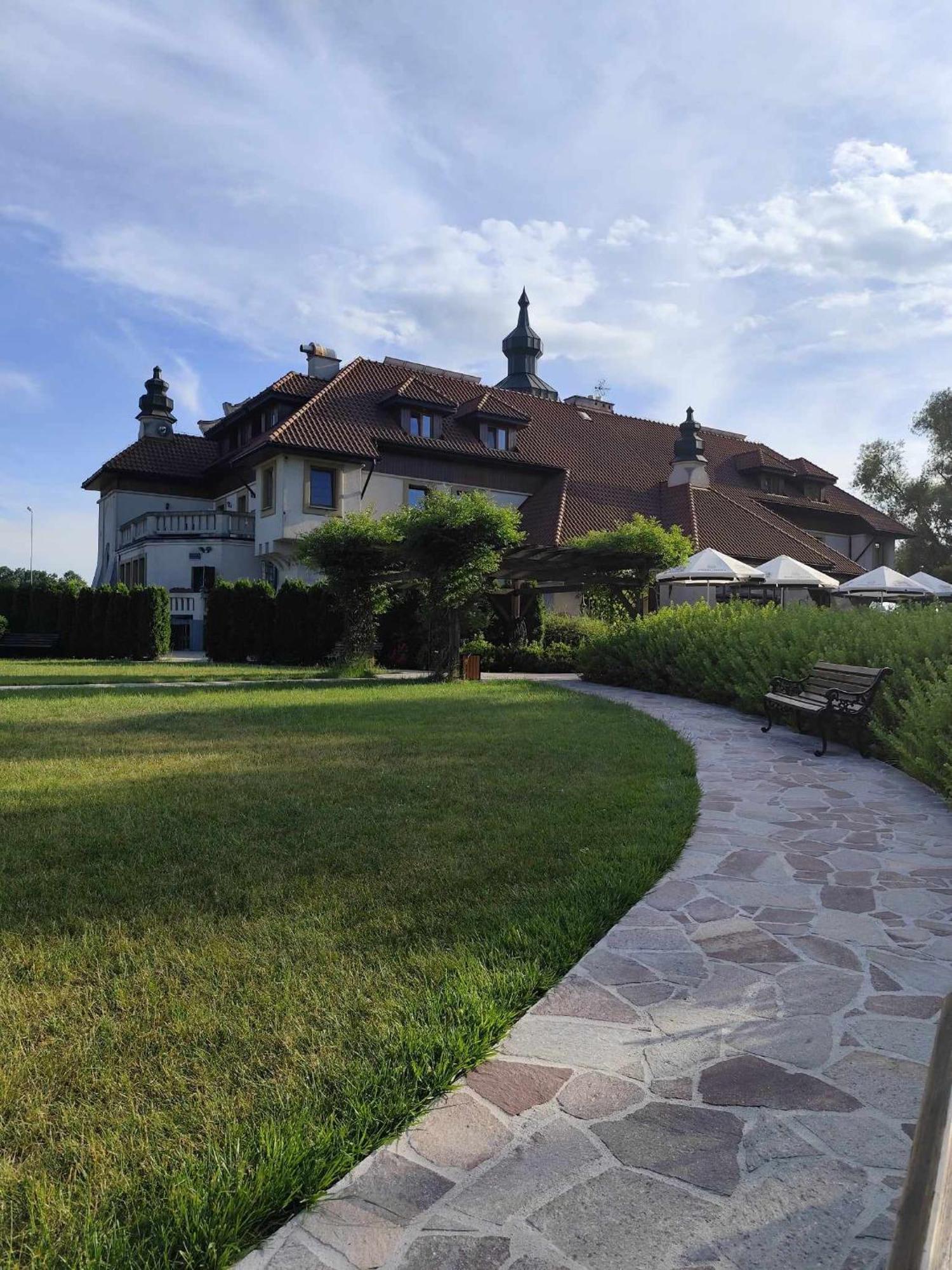Hotel Kasztel Rzezawa Esterno foto