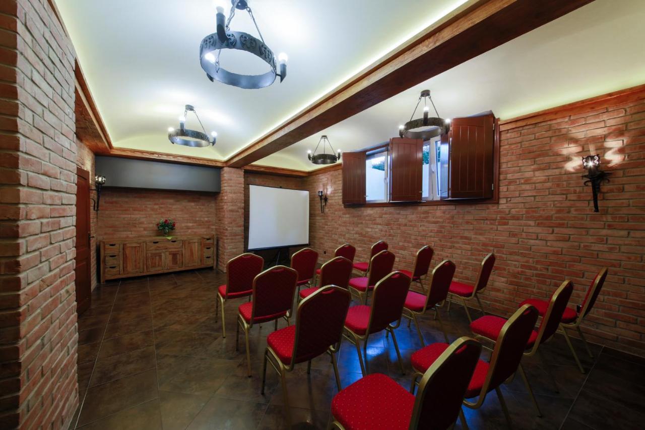 Hotel Kasztel Rzezawa Esterno foto